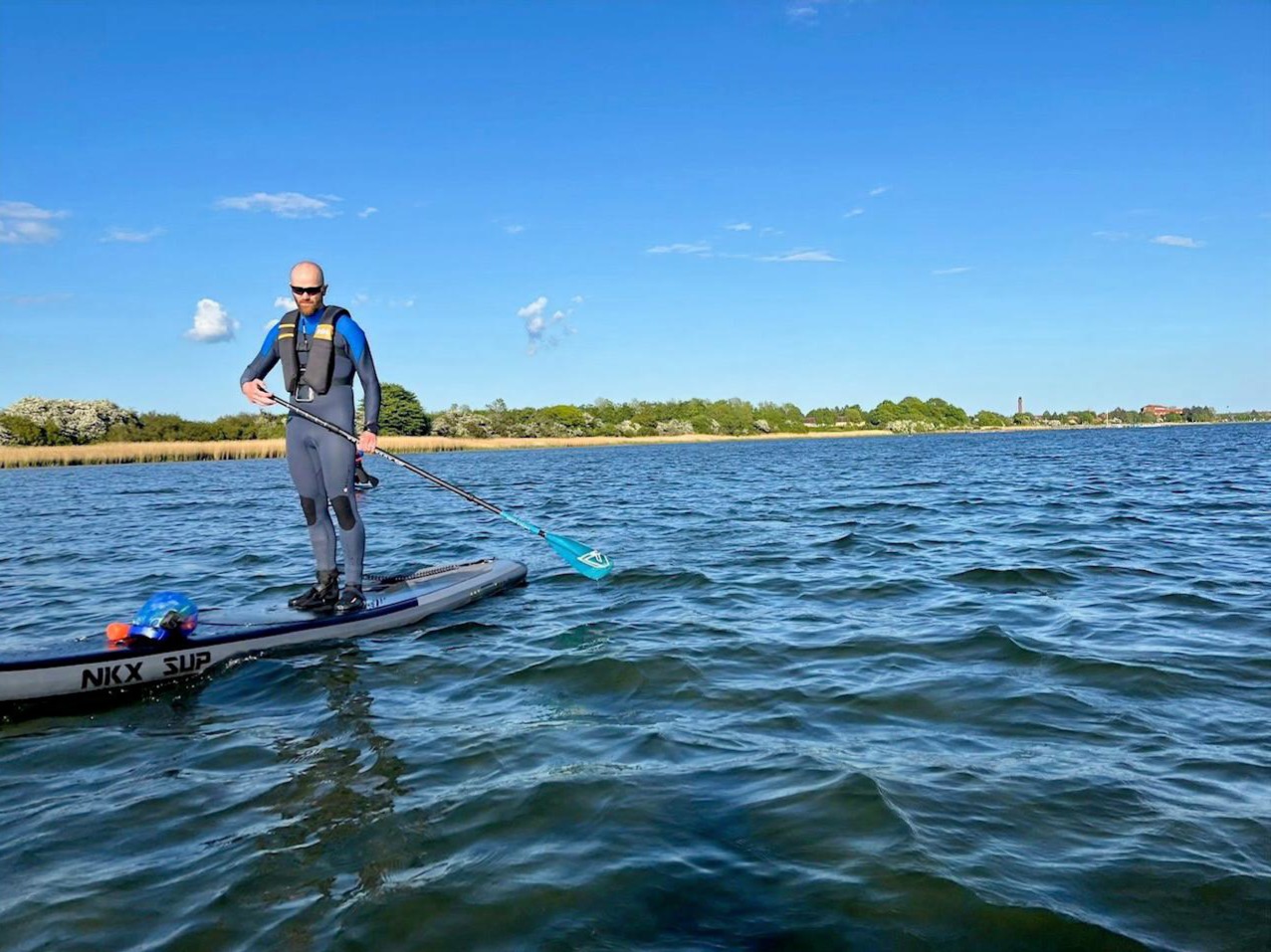 Jonas Harpsøe padler til dagligt i farvandene omkring Lolland og Falster.