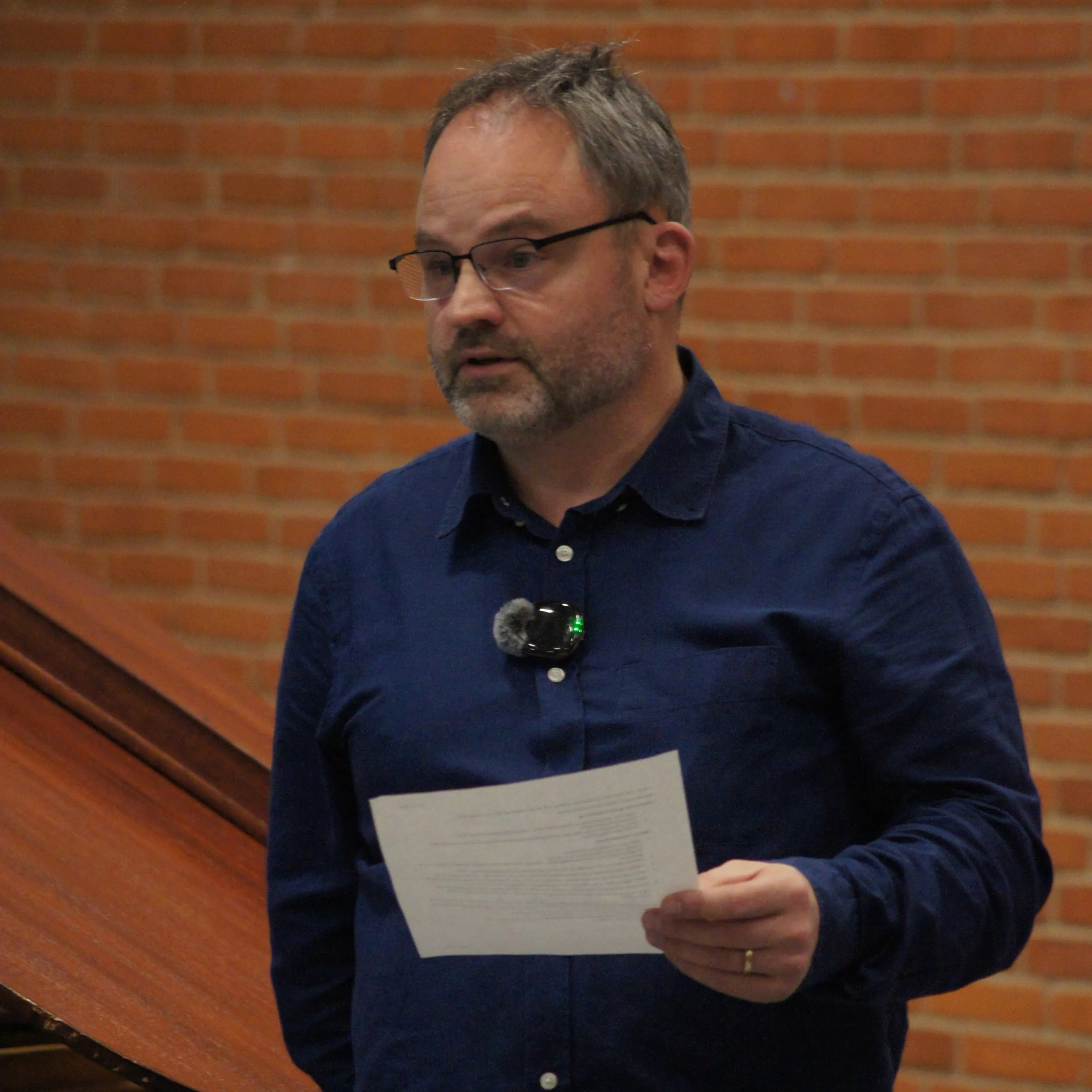 Kristen Yde Pedersen taler kort før valget til bestyrelsen på årsmødet.