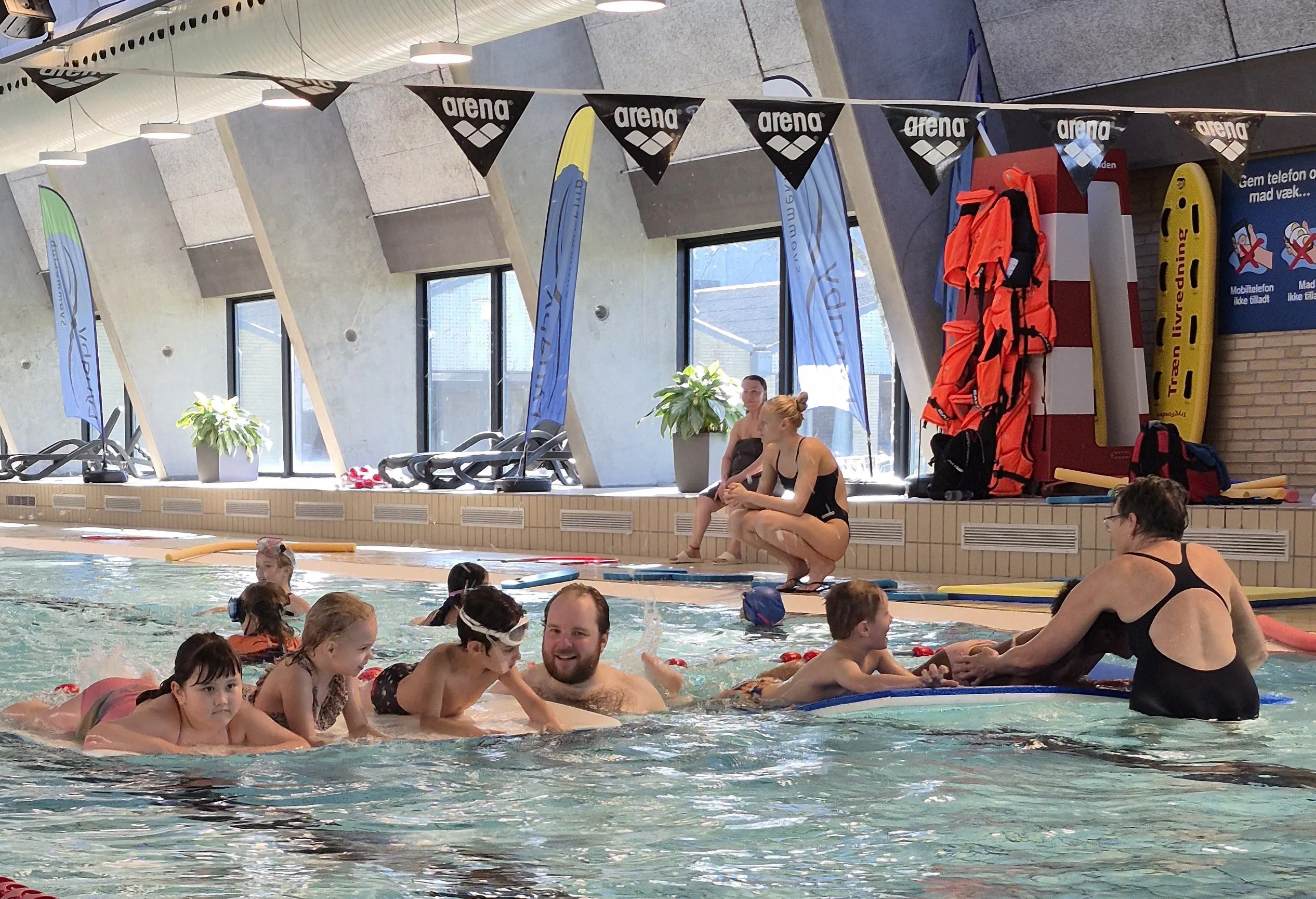 Lyngby Svømmeklub Og Lindegårdsskolen (Foto Stine Arneskov)