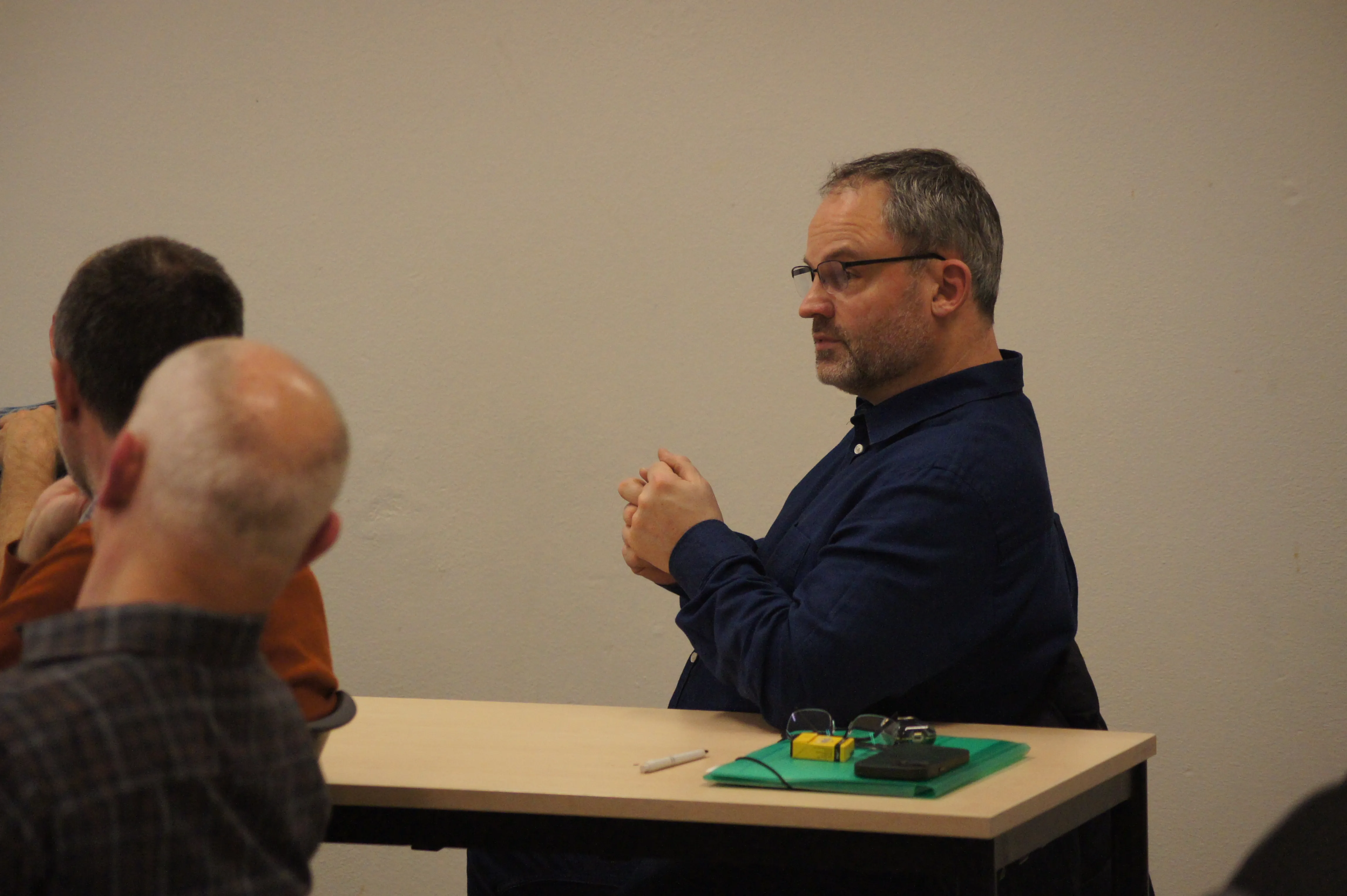 Kristen Yde Pedersen taler under netværksmødet i gymnastik ved årsmødet 2025.